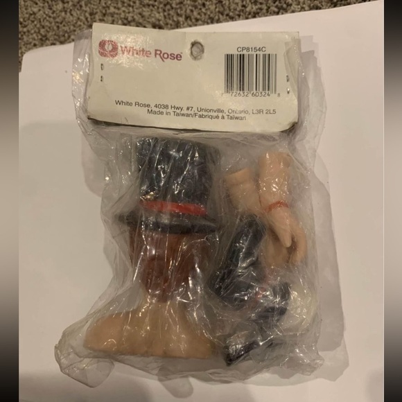 White Rose Porcelain Male Head, Hands, and Boots 9.21CM NIB - Picture 3 of 3